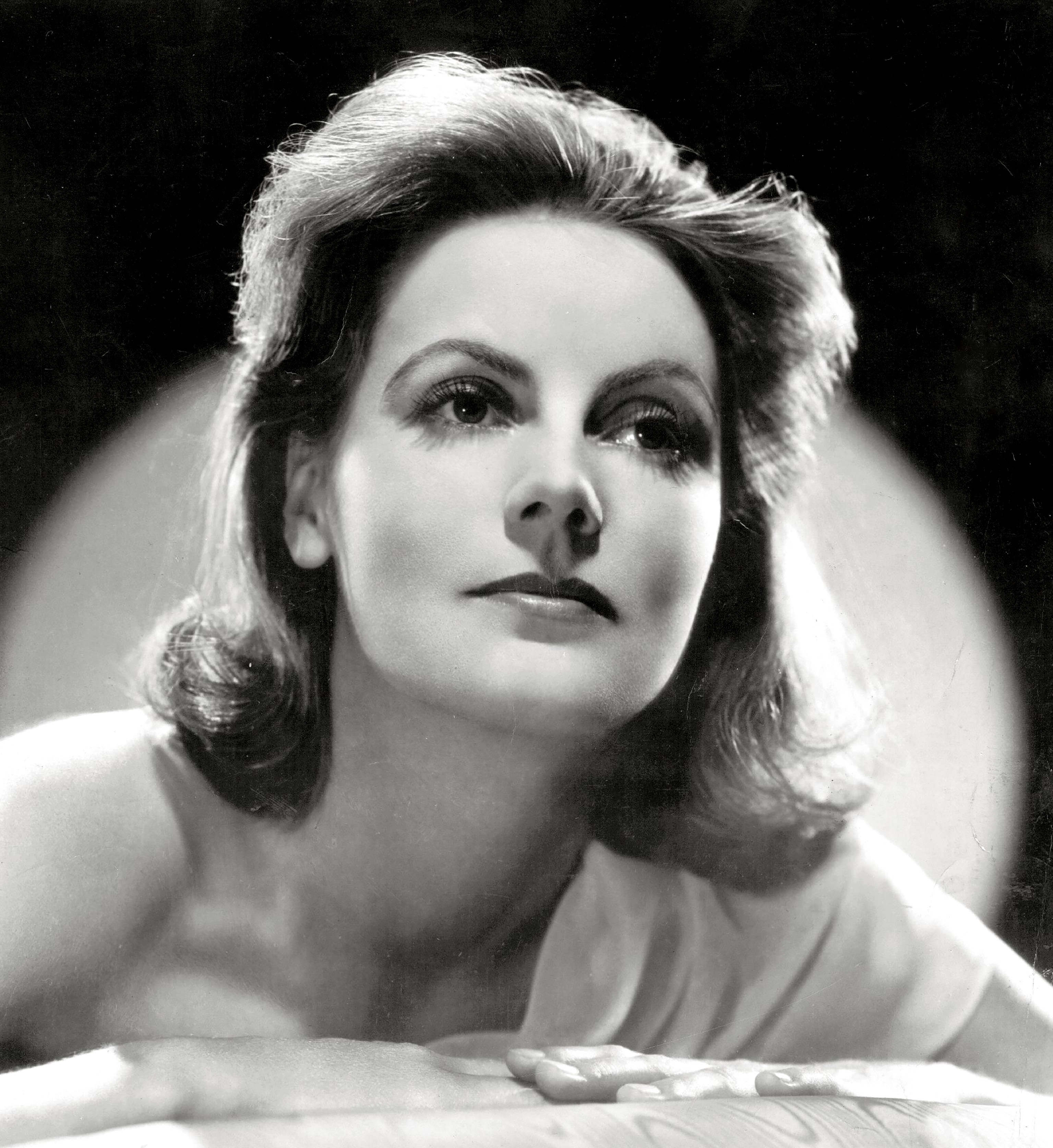 ...och så kom hon till Hollywood! Greta Garbo efter förvandlingen, så som vi är vana att se henne.